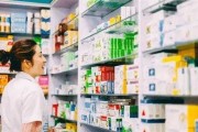 AI绘画药店：让你家药房从“卖药的”变身“健康美学馆”